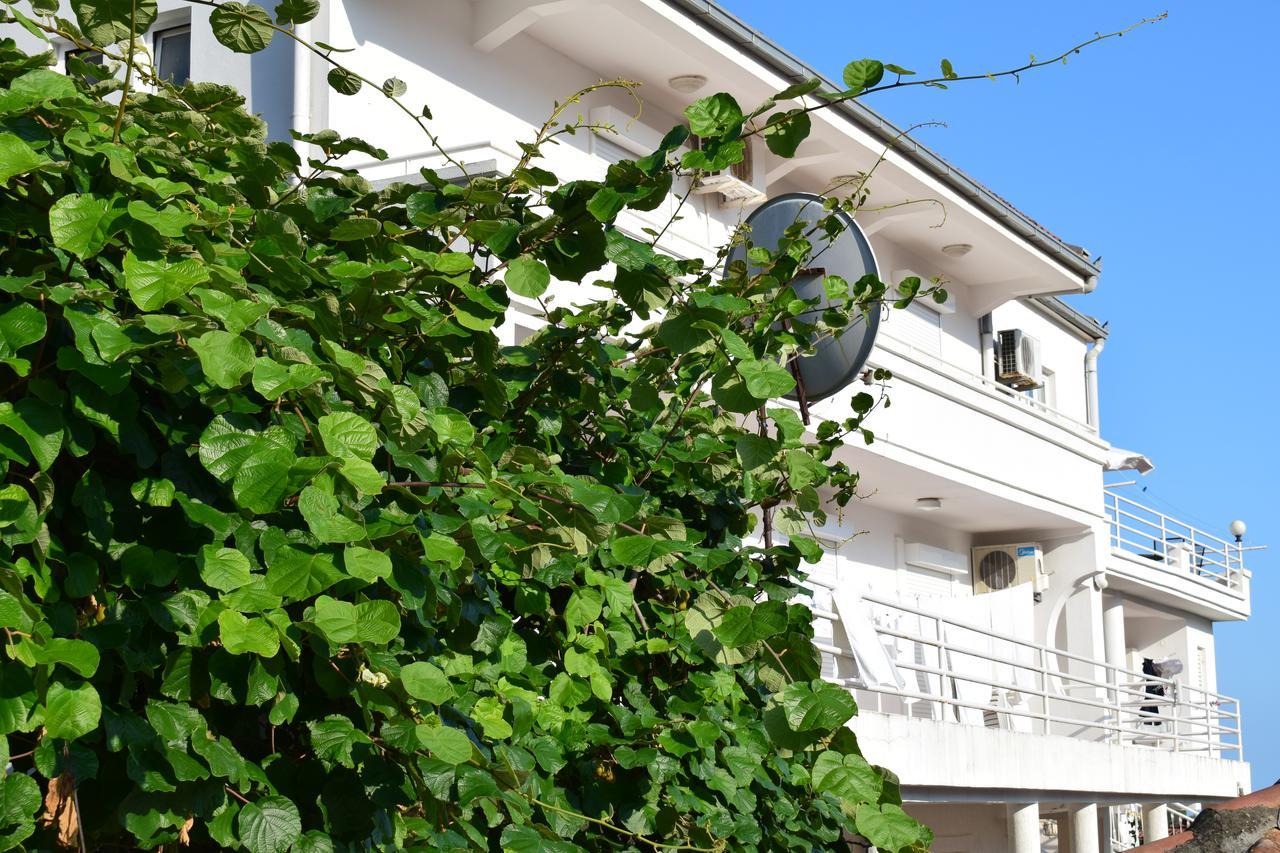 Villa Guci Ulcinj Exteriör bild